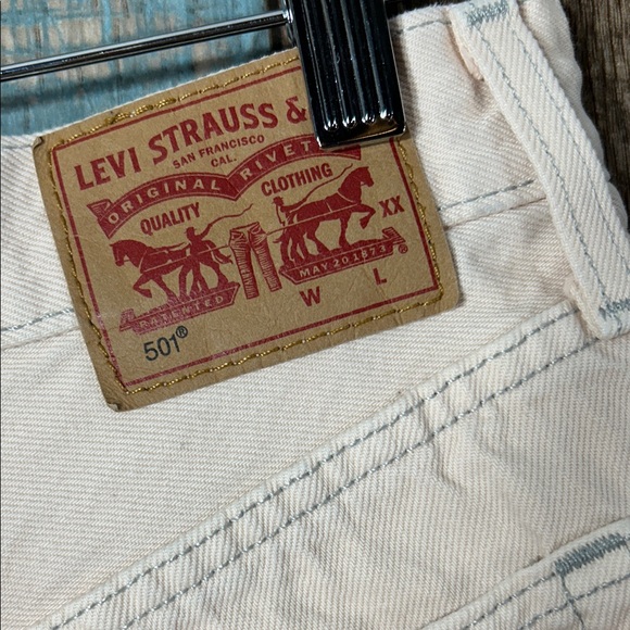 Levi's 501 button fly peach color Jean Shorts for Women - Picture 12 of 16